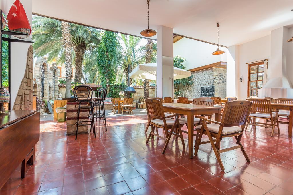 Mavi & Ani Pansiyon Antalya Buitenkant foto