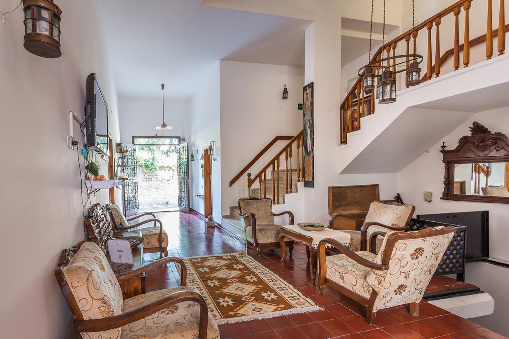 Mavi & Ani Pansiyon Antalya Buitenkant foto